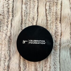 IT Cosmetics Celebration Foundation Powder
